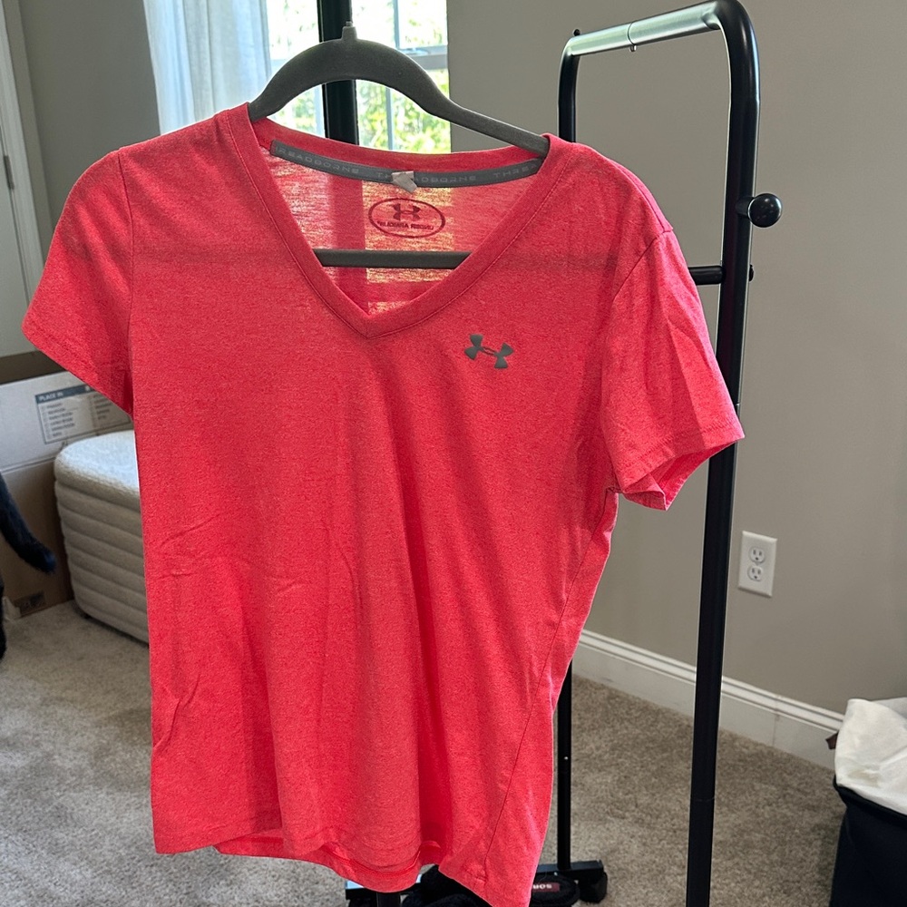 Under Armour Women's Coral Pink V-Neck Short Sleeve Tee